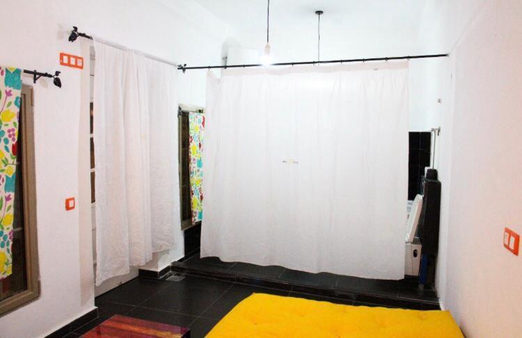 Hostal Valencia - Private Room With Bathroom Chefchaouen Bagian luar foto
