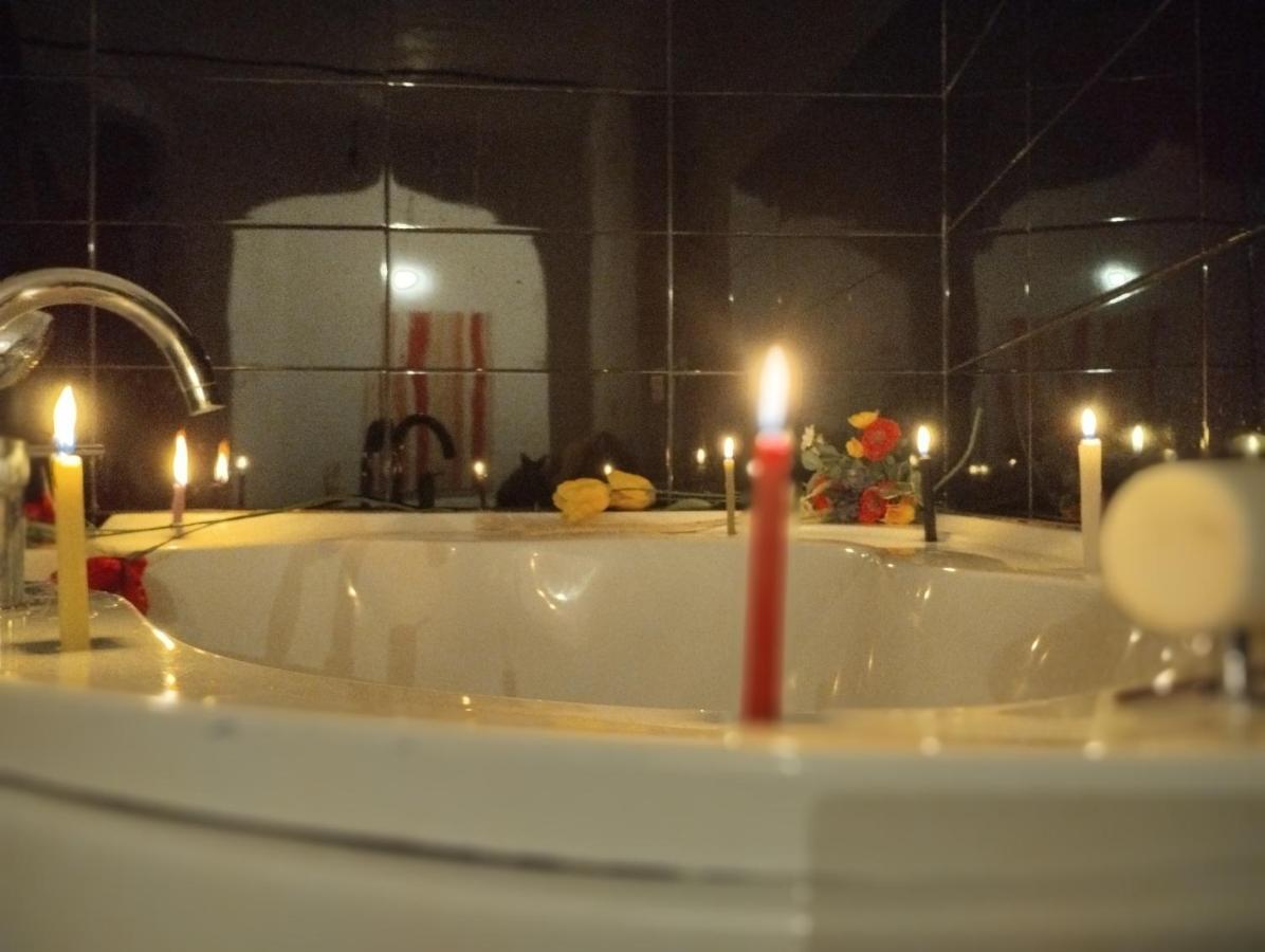 Hostal Valencia - Private Room With Bathroom Chefchaouen Bagian luar foto