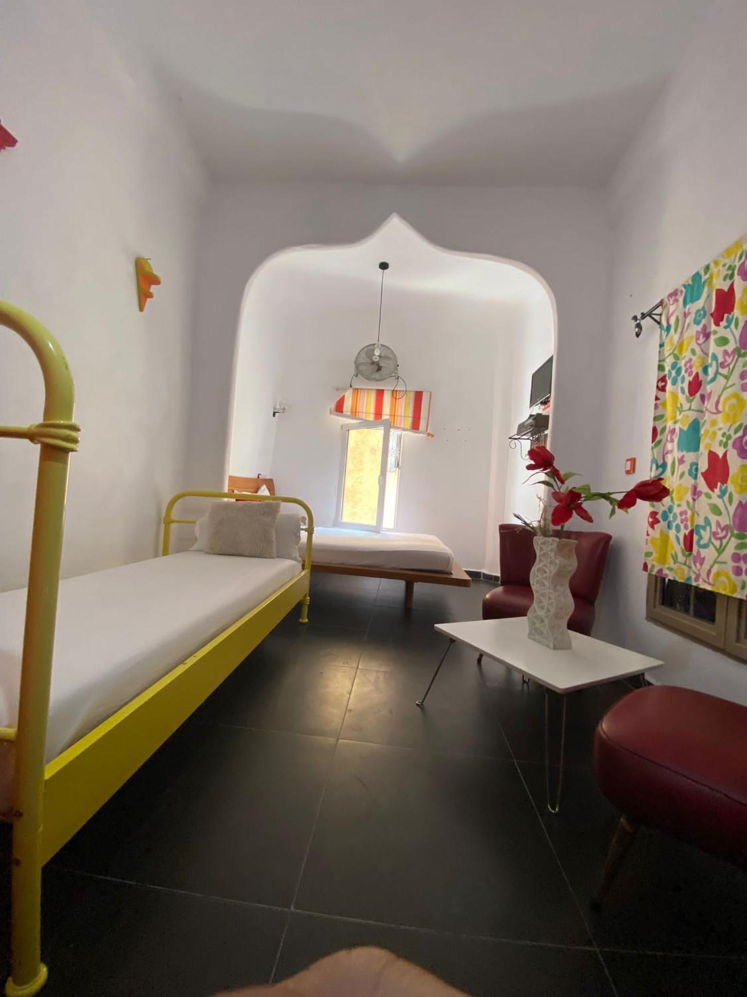Hostal Valencia - Private Room With Bathroom Chefchaouen Bagian luar foto