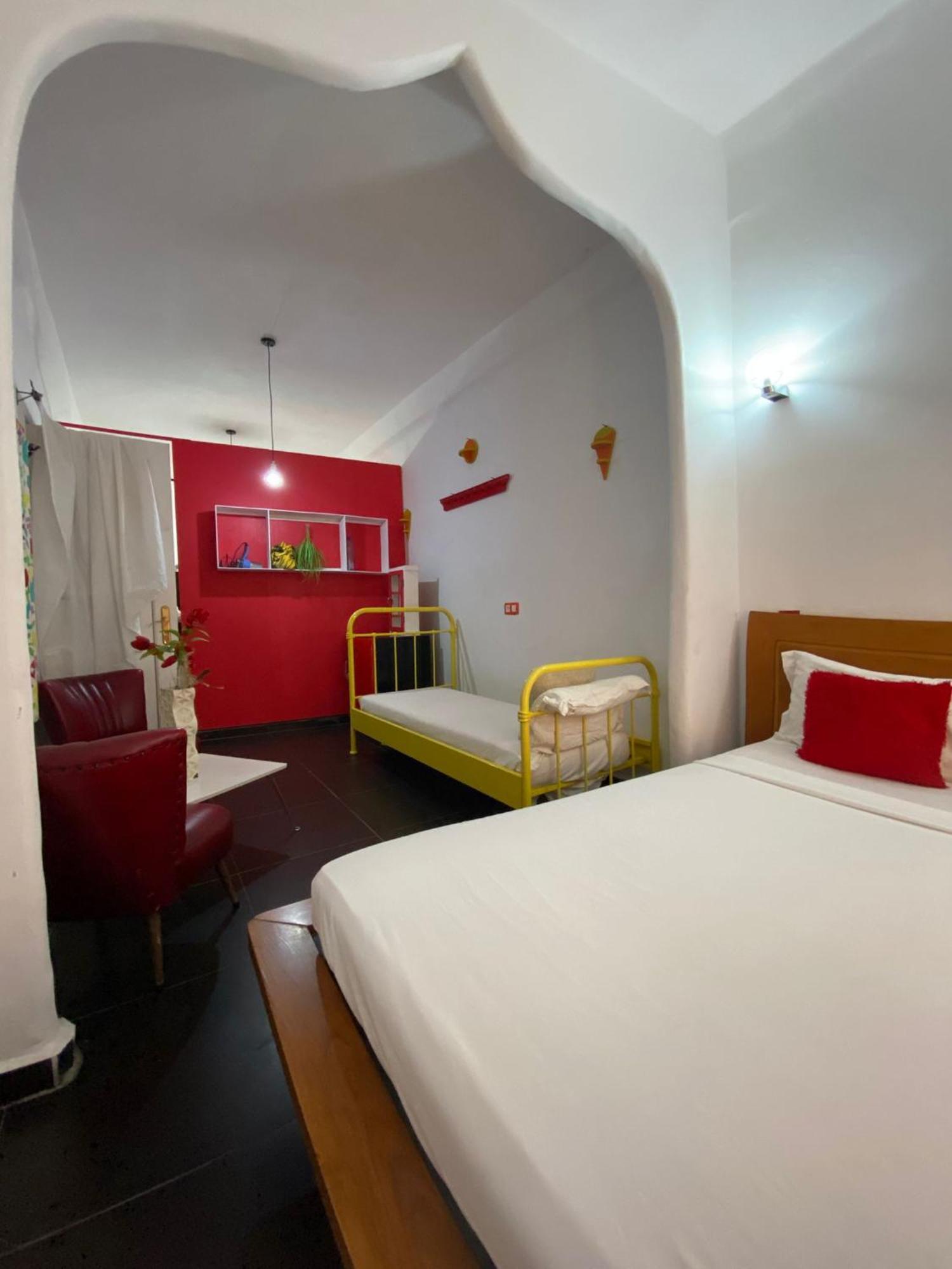 Hostal Valencia - Private Room With Bathroom Chefchaouen Bagian luar foto