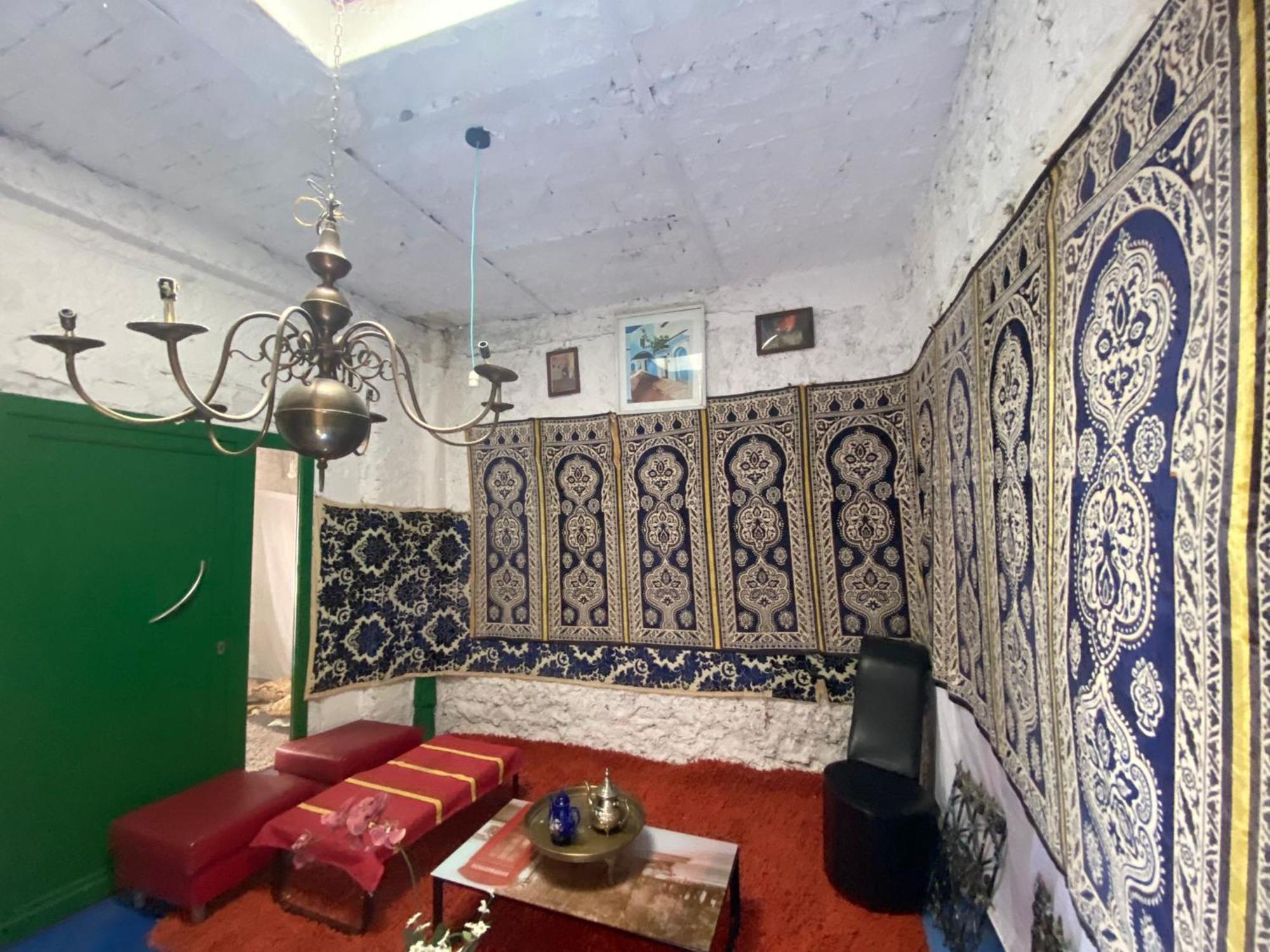 Hostal Valencia - Private Room With Bathroom Chefchaouen Bagian luar foto